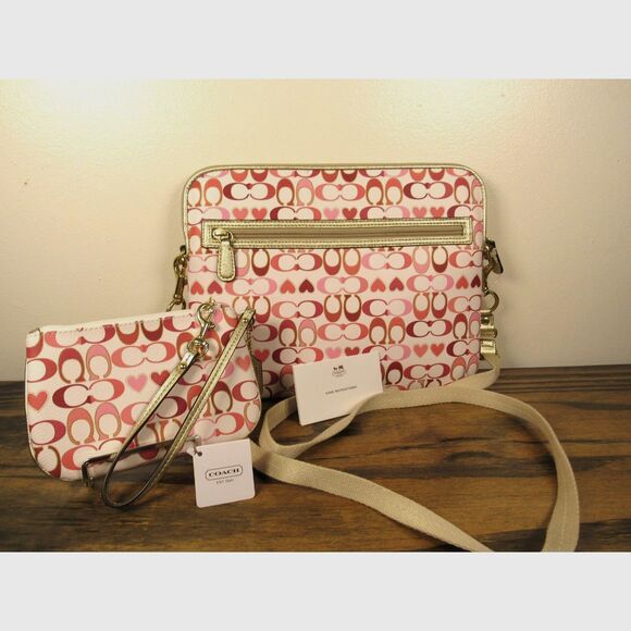 Coach Signature Heart Padded Ipad Crossbody and Wristlet Set NEW! - Picture 1 of 12
